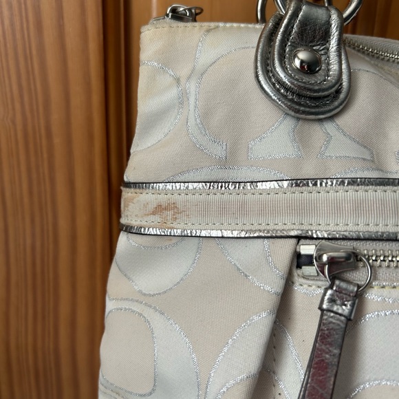 Vintage Coach White Metallic Tote Bag - Picture 12 of 14